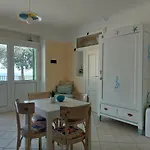 Una Finestra Sul Mare Monolocale דירה *