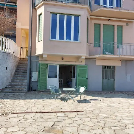 Una Finestra Sul Mare Monolocale ברג'ג'י