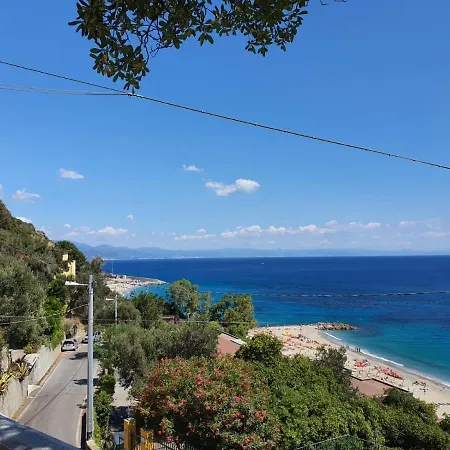 Una Finestra Sul Mare Monolocale Apartment