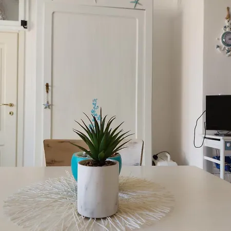 Apartment Una Finestra Sul Mare Monolocale