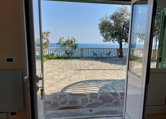 Una Finestra Sul Mare Monolocale * Bergeggi